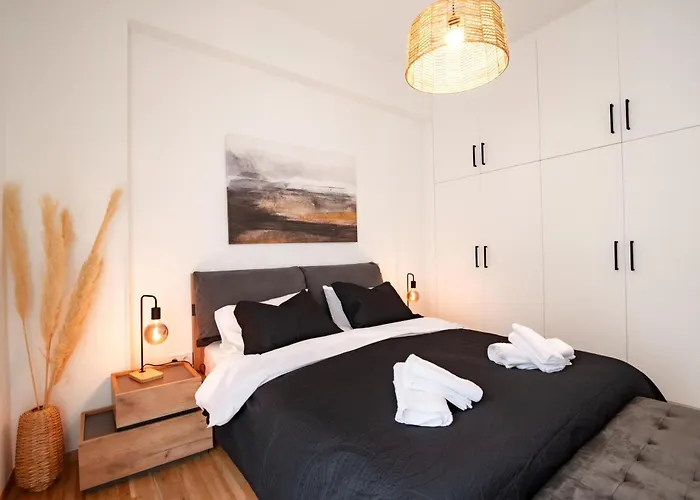 Marilora\'S House. Charming Urban Retreat