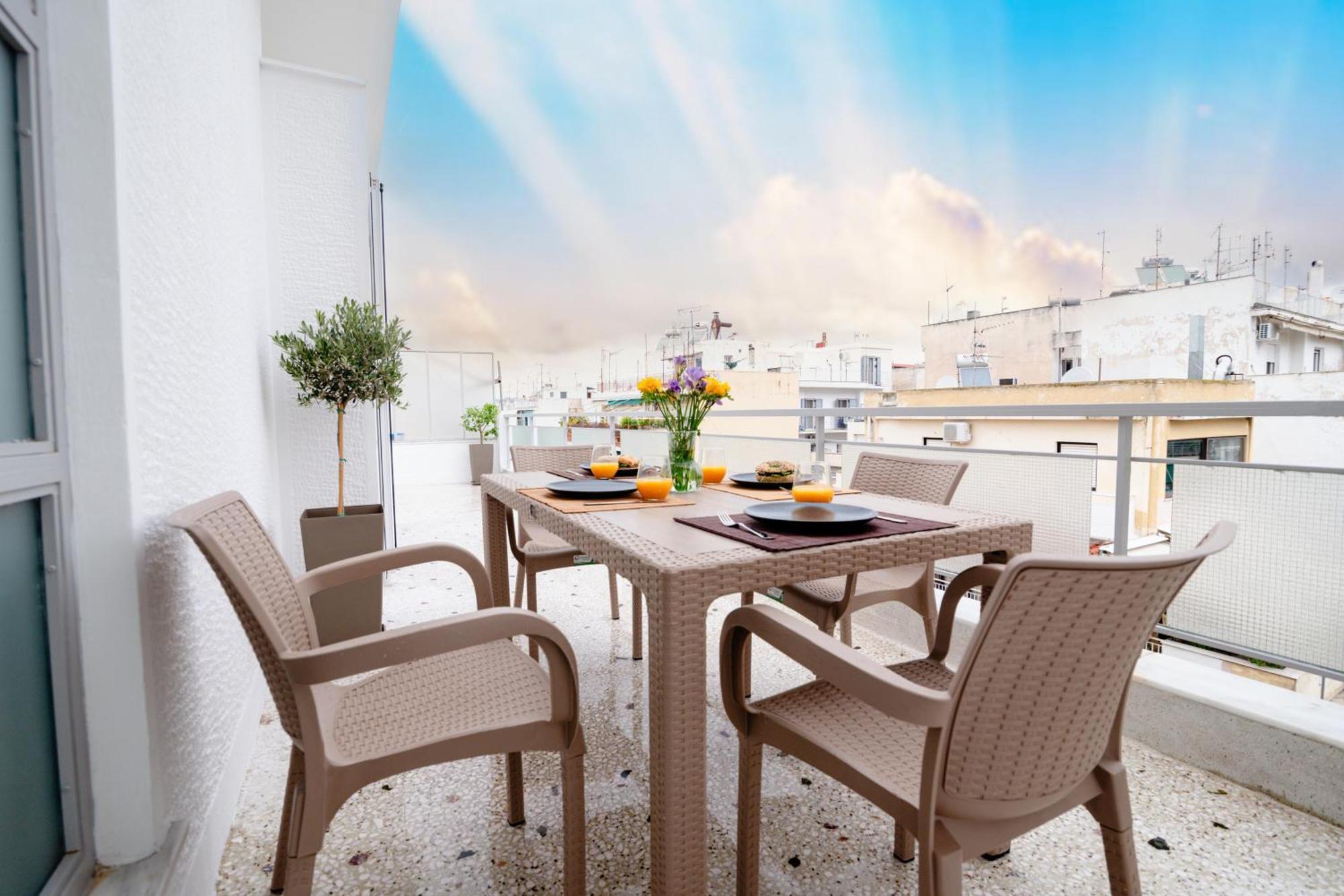 Marilora's House. Charming Urban Retreat * Athene